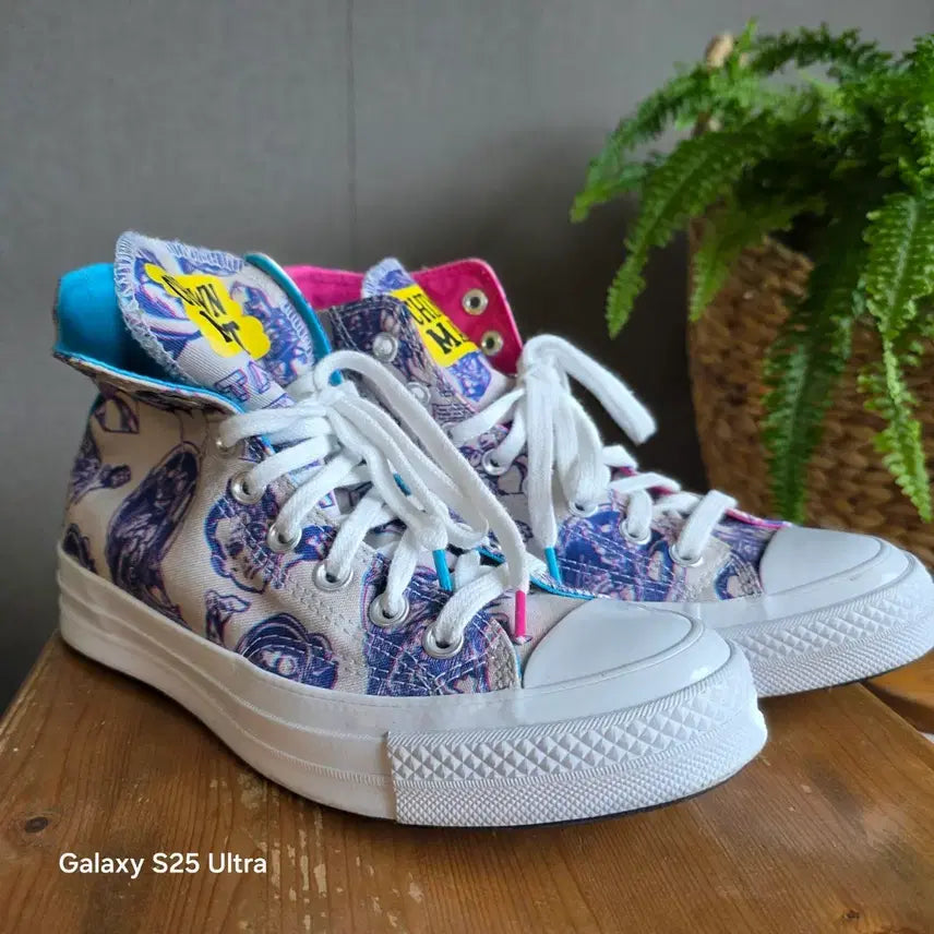 [BUNJANG] Converse x Chinatown Market Batman Collaboration Chuck Taylor All Star Hi Sneakers / [컨버스 x 차이나타운마켓] 배트맨 콜라보 하이탑 스니커즈