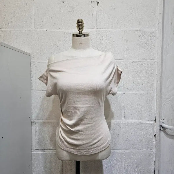 [BUNJANG] One-Shoulder Shirring Off-Shoulder Basic Short-Sleeve T-Shirt - Beige / 한쪽셔링 오프숄더 부드러운 무지 반팔- 베이지