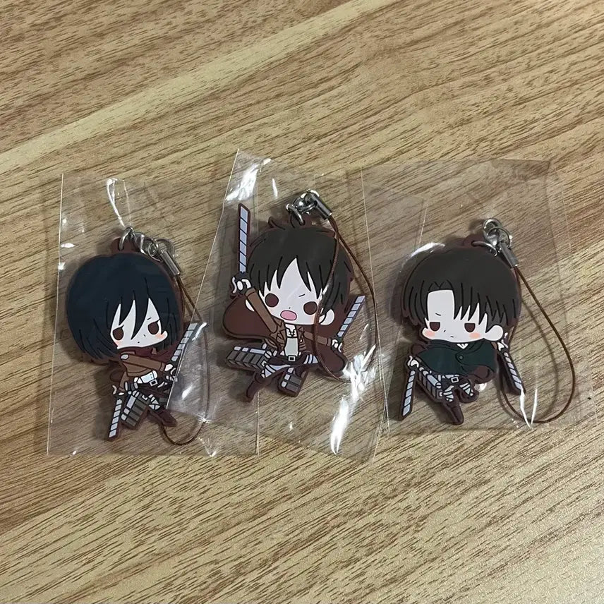 [BUNJANG] Kotobukiya Attack on Titan Rubber Strap (Eren, Levi, Mikasa) / 코토부키야 진격거 러버스트랩(에렌,리바이,미카사)