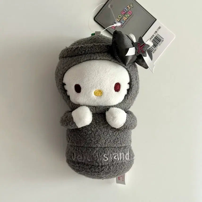 [BUNJANG] Hello Kitty Dolhareubang Charm / 헬로키티 제주도 돌하르방 인형 키링
