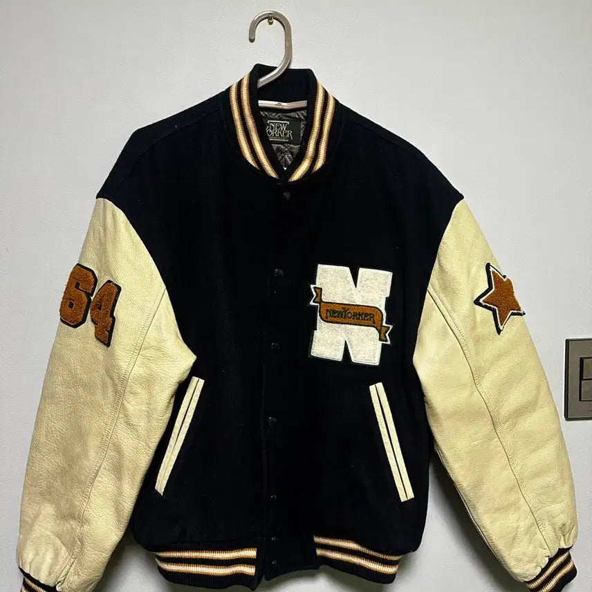 [BUNJANG] Black and White Stadium Jumper / 블랙 앤 화이트 스타디움 점퍼