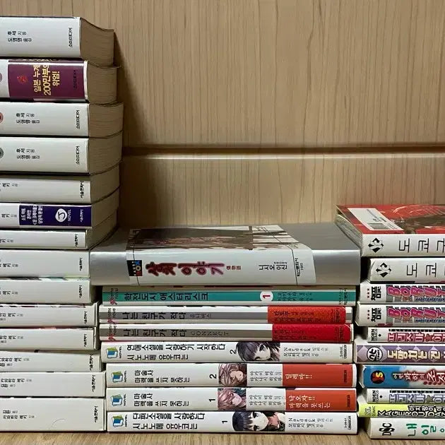 [BUNJANG] Various Light Novels and Manga Bundle (32 Volumes) / 잡다한, 여러가지 라노벨, 만화책 총32권 팜