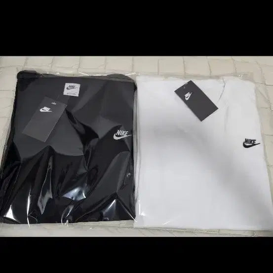 [BUNJANG] Nike Basic Logo T-shirt Set (Black & White) - Men's M / Women's L / [미착용&새제품/반택무료]나이키 기본 로고 반팔티 남성M/여상L사이즈 블랙+화이트 2개세트 [택달린새상품]