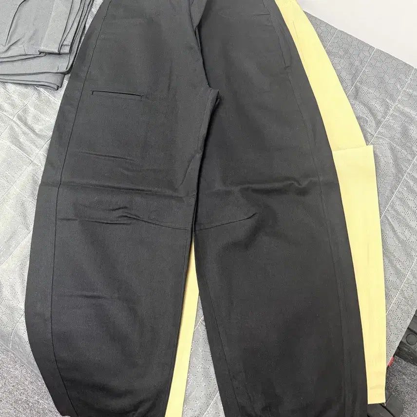[BUNJANG] Curved Balloon Pants - 3 Color Options / (새상품)커브드 벌룬 팬츠 3가지 색상 선택
