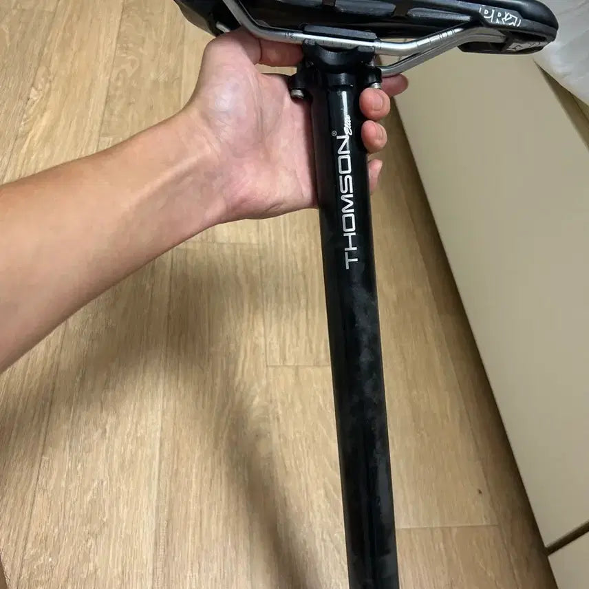[BUNJANG] Thomson Zero Back Oversize Seatpost with Shimano Pro Stealth Saddle Set / 탐슨 제로백 오버사이즈, 시마노 프로 스텔스 안장셋