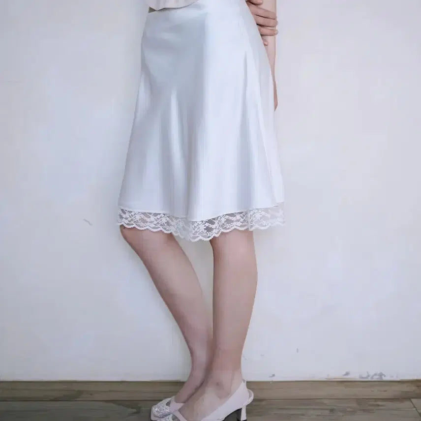 [BUNJANG] RAISE ME UP Claire Lace Midi Skirt [WHITE] / 레이즈미야 클레어 레이스 미디 스커트 [WHITE]
