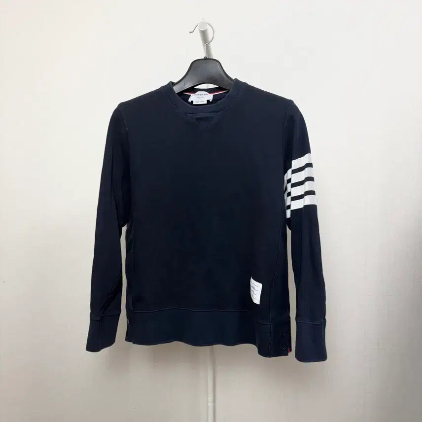 [BUNJANG] Thom Browne Signature Stripe Sweatshirt Navy / [정품/4] 톰브라운 사선완장 맨투맨