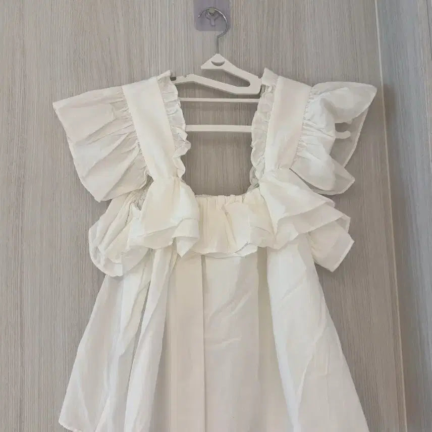[BUNJANG] Women's White Frill Blouse / 여성 화이트 프릴 블라우스