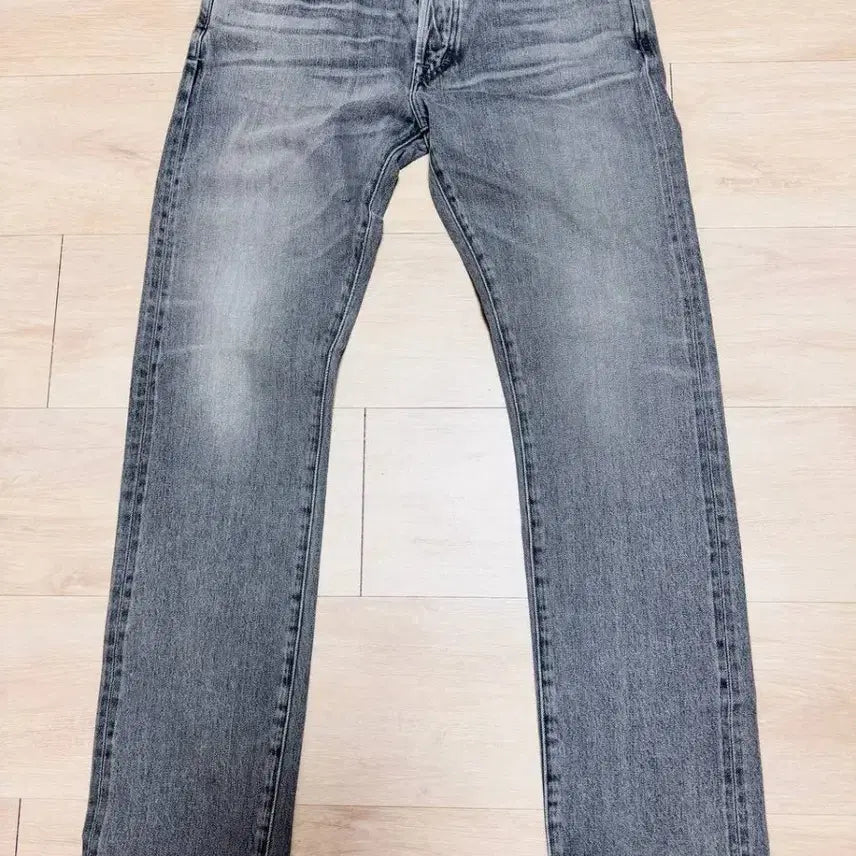 [BUNJANG] Tom Ford Light Grey Washed Denim Jeans 32 / 톰포드 청바지 연그레이 워싱 데님 32