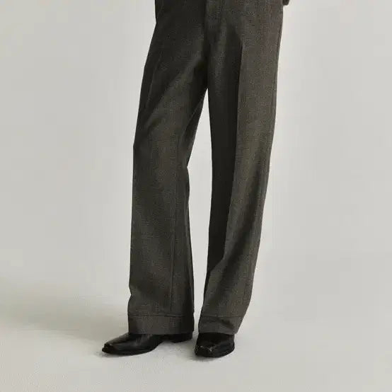 [BUNJANG] Wavyness Flap Layered Slacks Size 1 / 웨이비니스 플랩 레이어드 슬랙스 1사이즈
