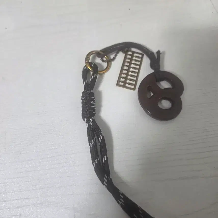 [BUNJANG] Pretzel Shape Keychain / 열쇠고리 키링 프레첼 모양