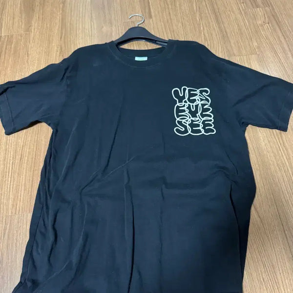 [BUNJANG] YESSEESEO Black Short Sleeve T-Shirt / 예스아이씨 블랙 반팔 티셔츠