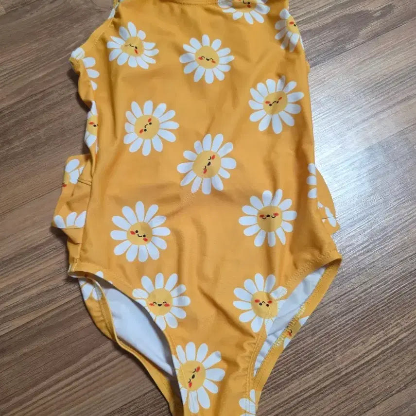 [BUNJANG] Children's Yellow Daisy Pattern Swimsuit / 아동 수영복 옐로우 데이지 패턴