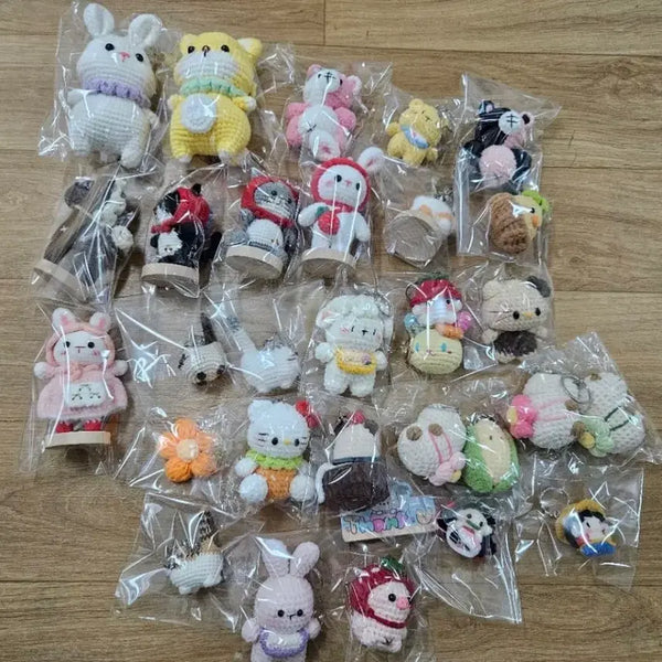 [BUNJANG] Knit Doll Keychain Bundle (20+ Designs) / 뜨개인형 키링 20종넘는거 일괄