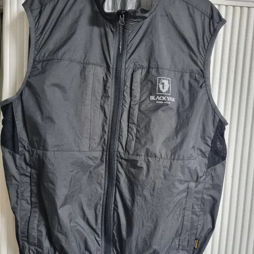 [BUNJANG] Blackyak Windbreaker Vest Size 105 / 블랙야크 바람막이 조끼 사이즈105