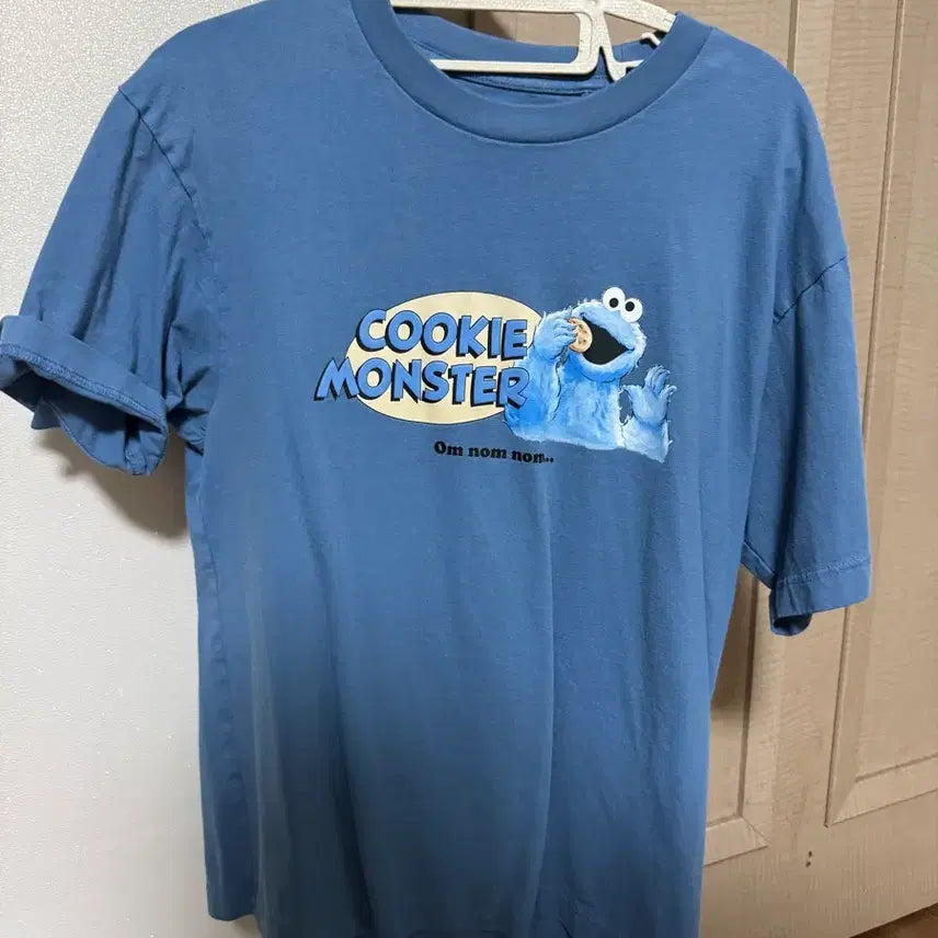 [BUNJANG] Uniqlo Cookie Monster Short Sleeve T-Shirt / 쿠키몬스터 반팔 티셔츠(유니클로)