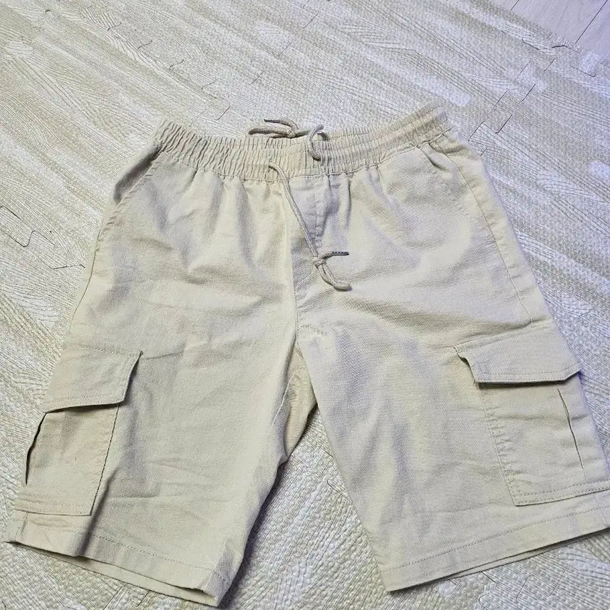 [BUNJANG] Beige Cargo Shorts / 베이지색 카고 반바지