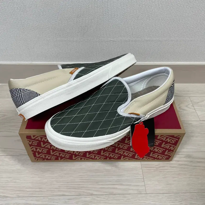 [BUNJANG] Vans Quilted Slip-On Shoes / 반스/ 퀼티드 슬립온/ 275