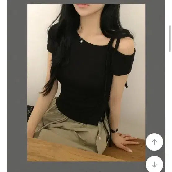 [BUNJANG] Off-the-Shoulder Short-Sleeve T-Shirt / 오프숄더 반팔티