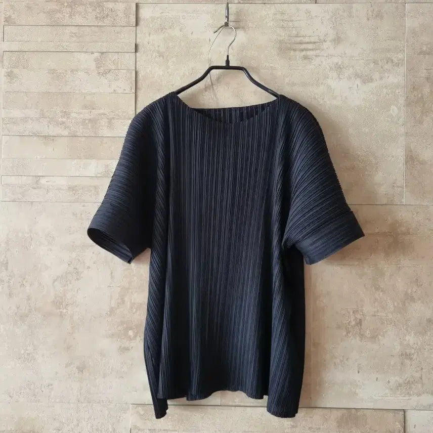 [BUNJANG] Black Pleated Blouse / 블랙 플리츠 블랏