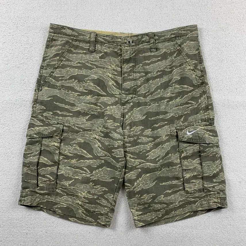 [BUNJANG] Nike 00s Embroidered Tiger Camo Ripstop Cotton Cargo Shorts / 00s 나이키 자수로고 립스탑 코튼 타이거 카모 카고 쇼츠