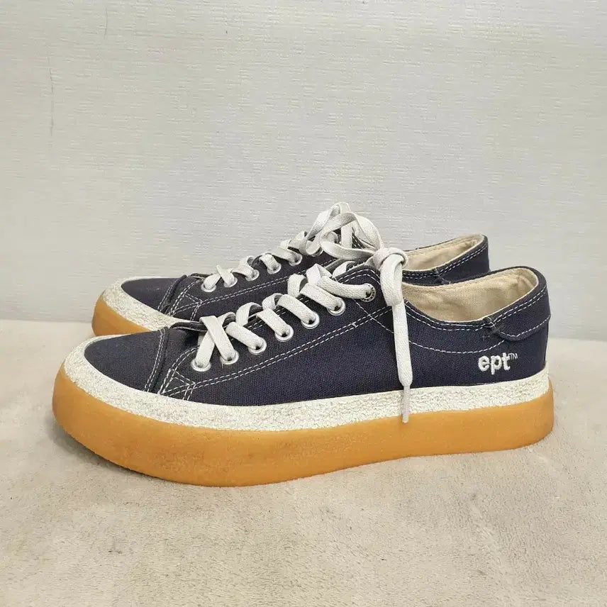 [BUNJANG] EPT Navy Sneakers (Size 260) / EPT 네이비 스니커즈 260