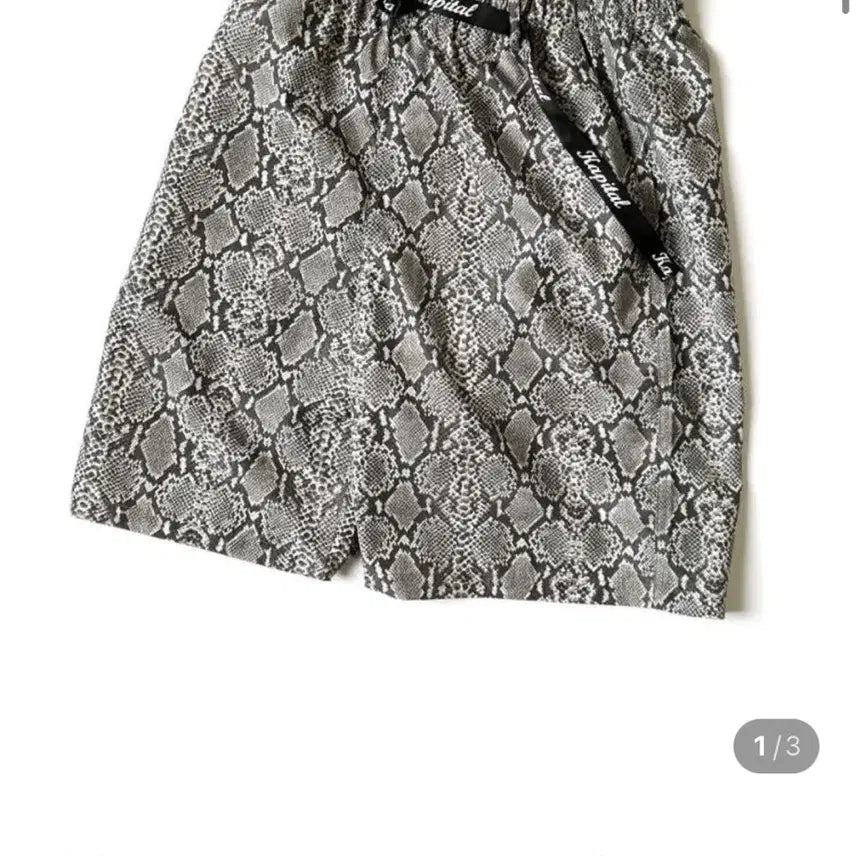 [BUNJANG] KAPITAL Taffeta Snake Pattern Easy Shorts / 캐피탈 태프터 뱀 무늬 이지 반바지 KAPITAL K2204SP099