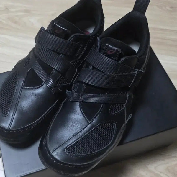 [BUNJANG] ASICS x ISSEY MIYAKE Hyper Taping Black 255 / 아식스 x 이세이 미야케 하이퍼 테이핑 블랙 255