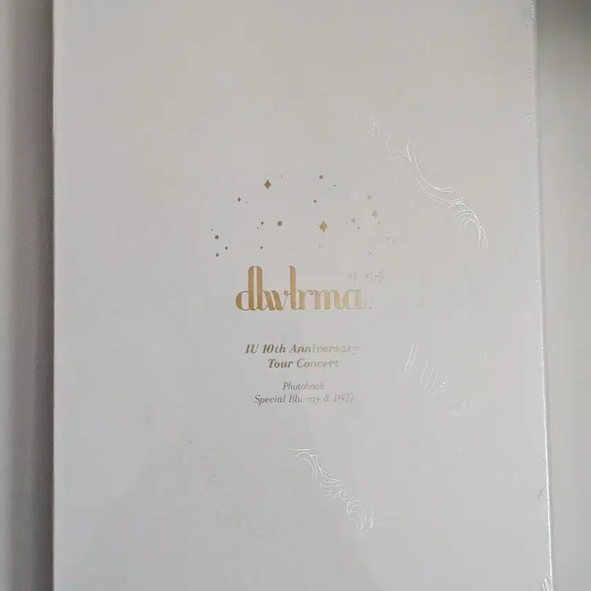 [BUNJANG] IU 10th Anniversary Tour Concert 'E Jieum' Blu-ray / 아이유 10주년 기념 투어 콘서트 이지금 블루레이