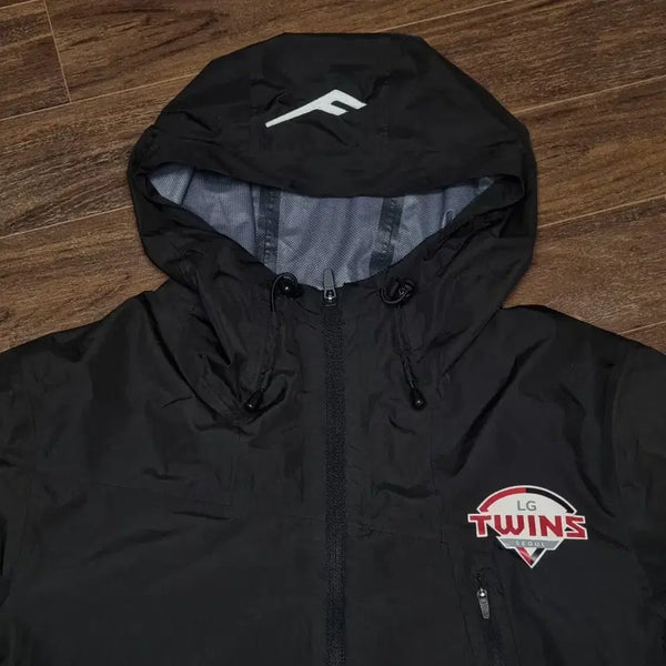[BUNJANG] LG Twins Player Issued Windbreaker Jacket Uniform Size 105 / LG 엘지 트윈스 선수 지급용 바람막이 자켓 유니폼 105