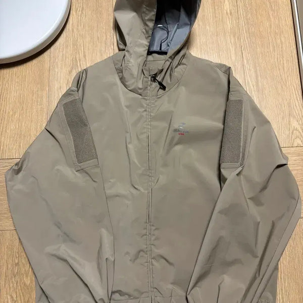 [BUNJANG] What's the Use Team Use Tactical Wind Jumper Tan L / 왓츠더유즈 팀유즈 택티컬 윈드 점퍼 바람막이 탄색 L