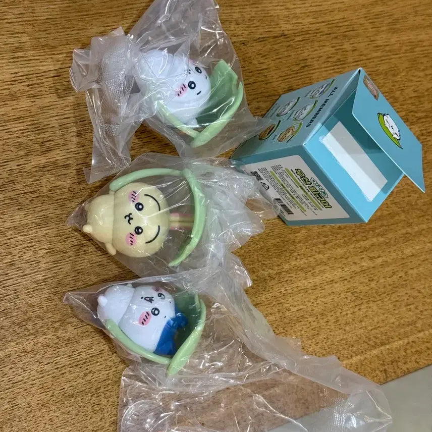 [BUNJANG] Chikawa Hamster Cat Figure Set (Chikawa, Hachiware, Usagi) - Bundle Set / 롯데시네마 우산피규어 먼작귀 치이카와 햄토냥(치이카와, 하치와레, 우사기) 3종 일괄양도