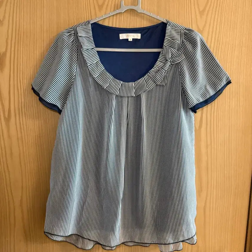 [BUNJANG] Vintage Mori Girl Stripe Frill Ribbon Blouse / 빈티지 모리걸 스트라이프 프릴 리본 블라우스