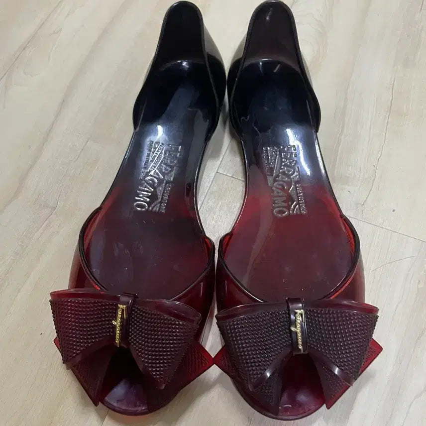 [BUNJANG] Salvatore Ferragamo Ribbon Jelly Sandals / 페라가모 리본 젤리 슈즈