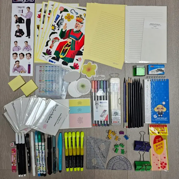 [BUNJANG] Stationery Bundle: Pens, Stickers, Letter Paper, Notebooks, Post-it Notes / [일괄] 필기구 스티커 편지지 수첩 포스트잇 등