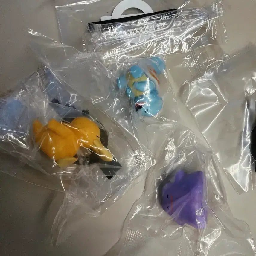 [BUNJANG] Pokemon Monster Ice Ball Random Figure / 포켓몬스터 피규어 아이스볼 랜덤피규어