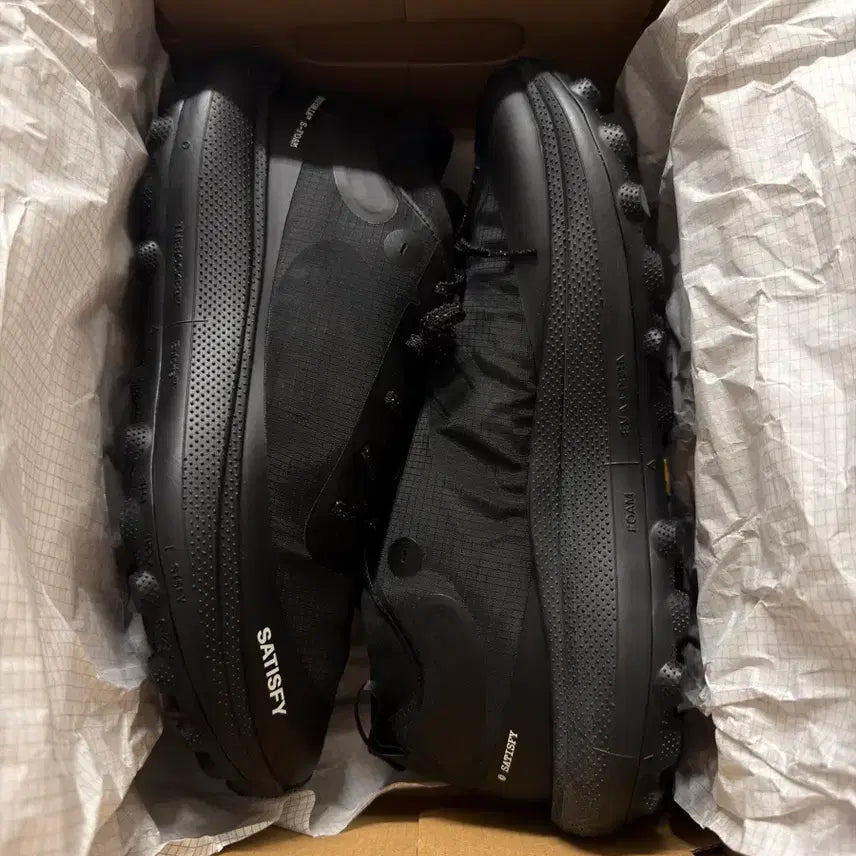 [BUNJANG] SATISFY The Locker Jet Black US 9.5 (275) New / SATISFY 새티스파이 더라커 제트 블랙 US9.5 275 새상품