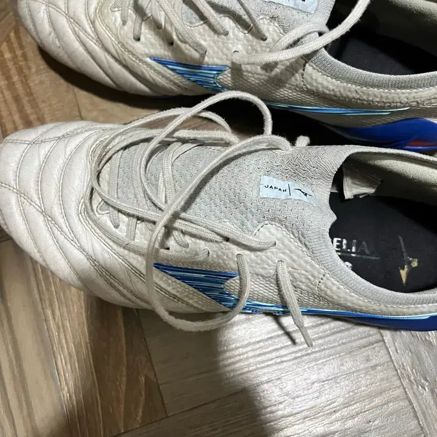 [BUNJANG] Mizuno Morelia Neo 3 Japan FG Soccer Cleats / 미즈노 축구화 모렐리아 네오 3 재팬 화이트 블루
