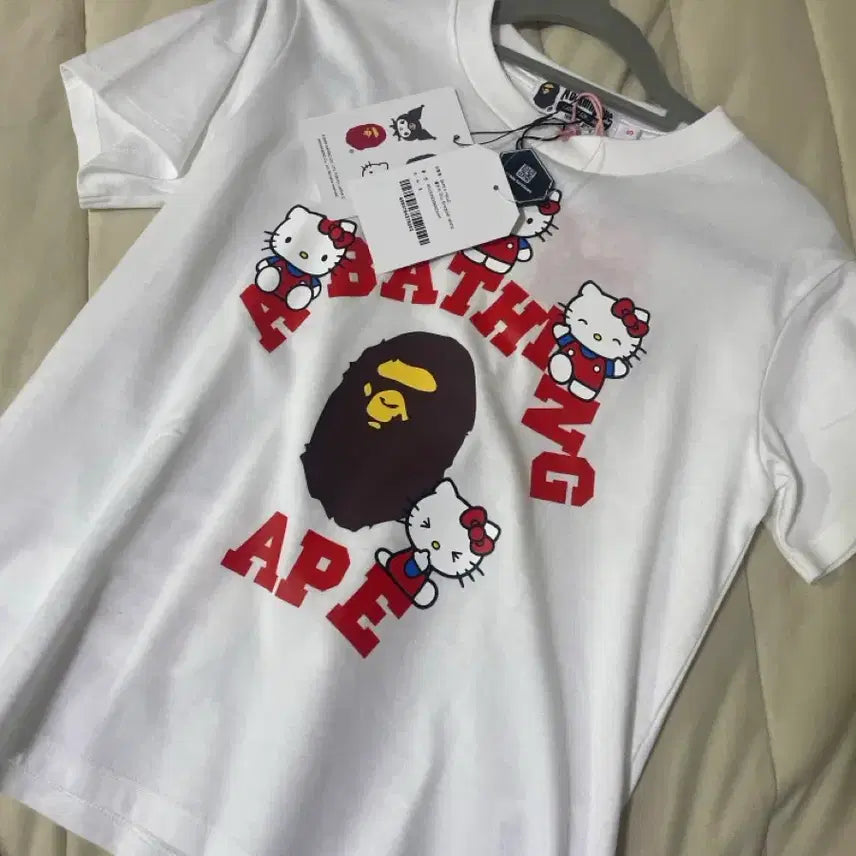 [BUNJANG] BAPE x Hello Kitty Short Sleeve T-Shirt White / 베이프 X 헬로키티 반팔티 화이트