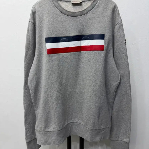 [BUNJANG] Moncler Men's Tricolor Logo Sweatshirt Grey L / 정품) 몽클레어 남성 삼선 로고 맨투맨 그레이 L
