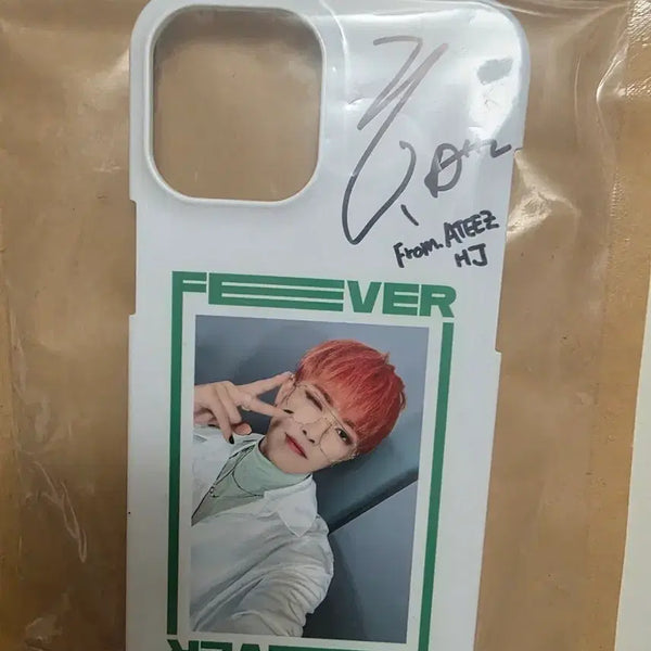 [BUNJANG] ATEEZ Hongjoong Signed Eternal Sunshine Photocard Phone Case / 에이티즈 홍중 이터널 선샤인 친필사인 폰케이스 ATEEZ HONGJOONG SINGED PHONE CASE (ETERNAL SUNSHINE)