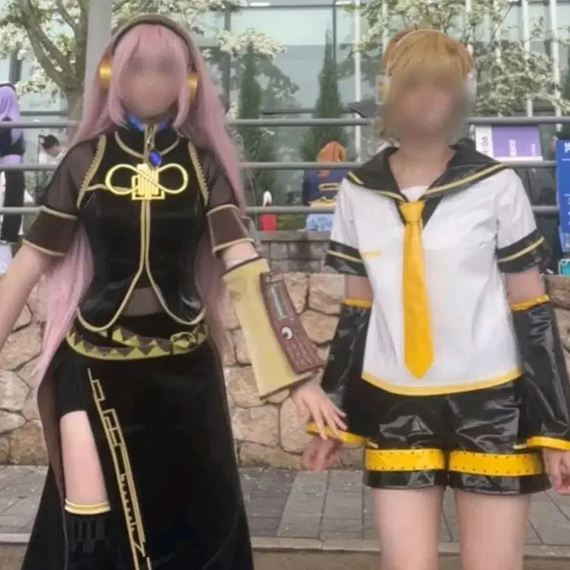[BUNJANG] Megurine Luka & Kagamine Len Cosplay Full Set / 메구리네 루카 / 카가미네 렌 코스프레 풀셋 의상 세트 판매