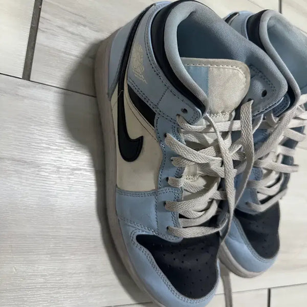 [BUNJANG] Jordan 1 Mid Ice Blue Black (GS) / (GS) 조던 1 미드 아이스 블루 블랙