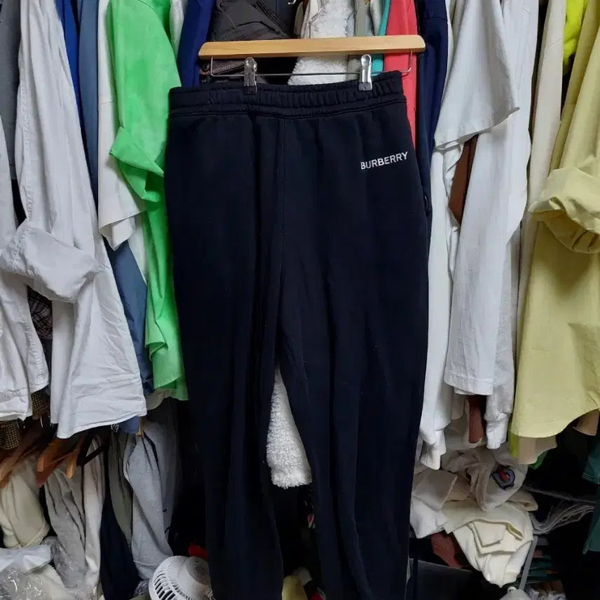 [BUNJANG] Burberry Tapered Jogger Pants Black / 버버리 테이퍼드 TB 로고 자수 조거 S 블랙