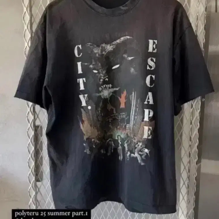 [BUNJANG] Politeru The Hyundai Limited Edition 'City Escape' Graphic T-Shirt (First Edition, Black) / [2]폴리테루 더현대 기념티 초판