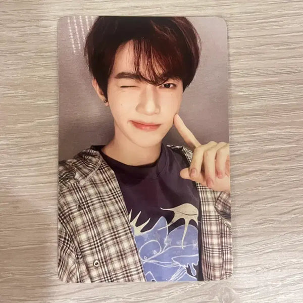 [BUNJANG] ZEROBASEONE Sung Hanbin Here & Now Bangkok World Tour Photocard / 제로베이스원 앤더블 장하오 월드투어 here&now 방콕 포카
