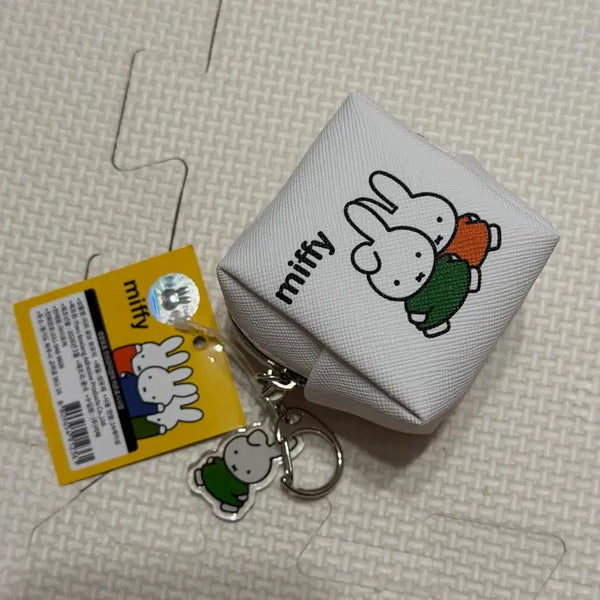 [BUNJANG] Miffy Cube Pouch Keychain - White / 미피큐브 파우치 키링-화이트