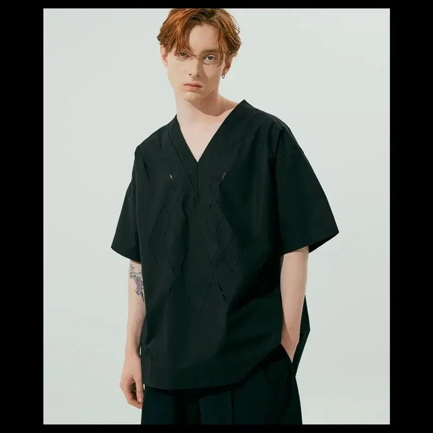 [BUNJANG] Noir Cutting Oversized V-Neck Shirt Black / 노이어 컷팅 오버핏 브이넥 셔츠(셔츠소재)(블랙)(미개봉 새상품)