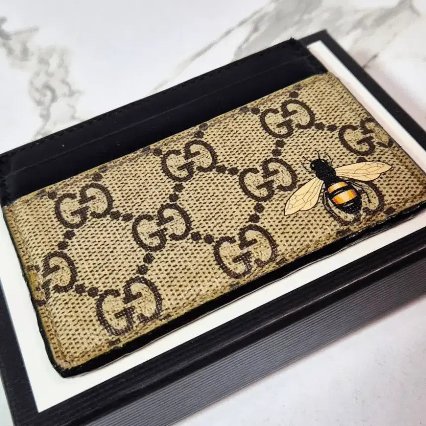 [BUNJANG] Gucci GG Supreme Bee Card Wallet Case / (정품) 구찌 GG 수프림 꿀벌 카드 지갑 케이스