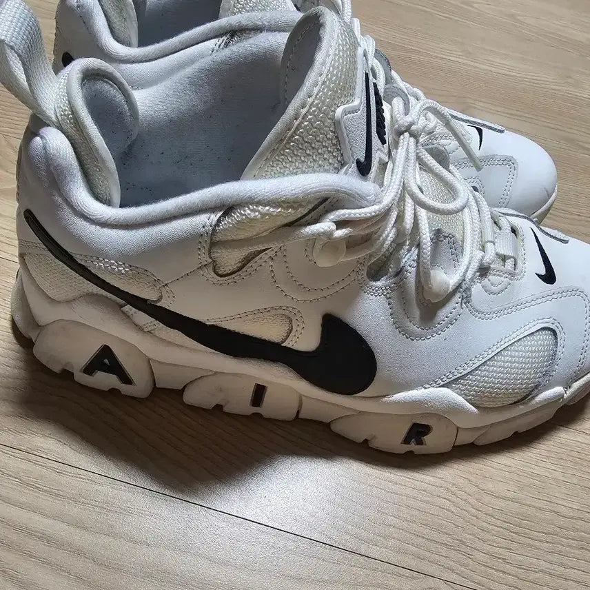 [BUNJANG] Nike Air Barrage Low Summit White / 나이키 에어 버라지 로우 서밋 화이트